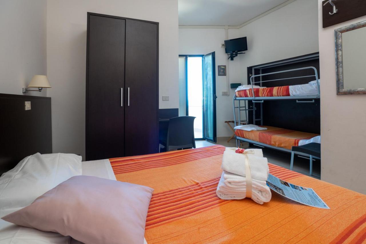 Hotel Ancore เซนีกัลเลีย ภายนอก รูปภาพ