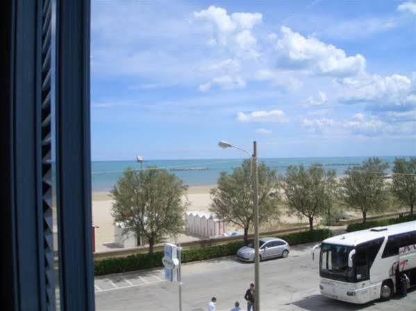 Hotel Ancore เซนีกัลเลีย ภายนอก รูปภาพ