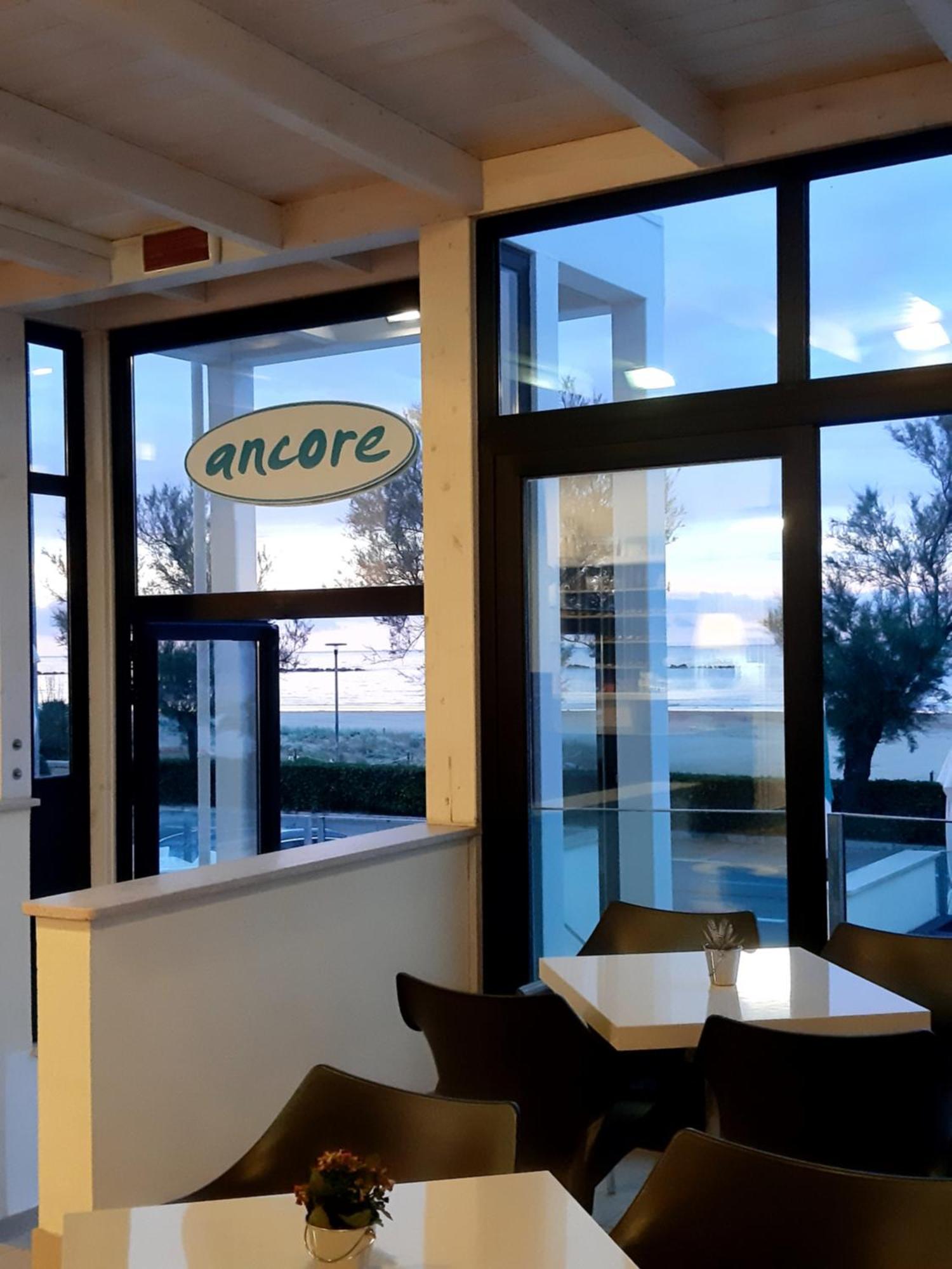 Hotel Ancore เซนีกัลเลีย ภายนอก รูปภาพ